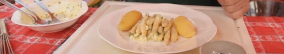 Kochrezept: Pfälzer Grumbeere mit Spargelspitzen